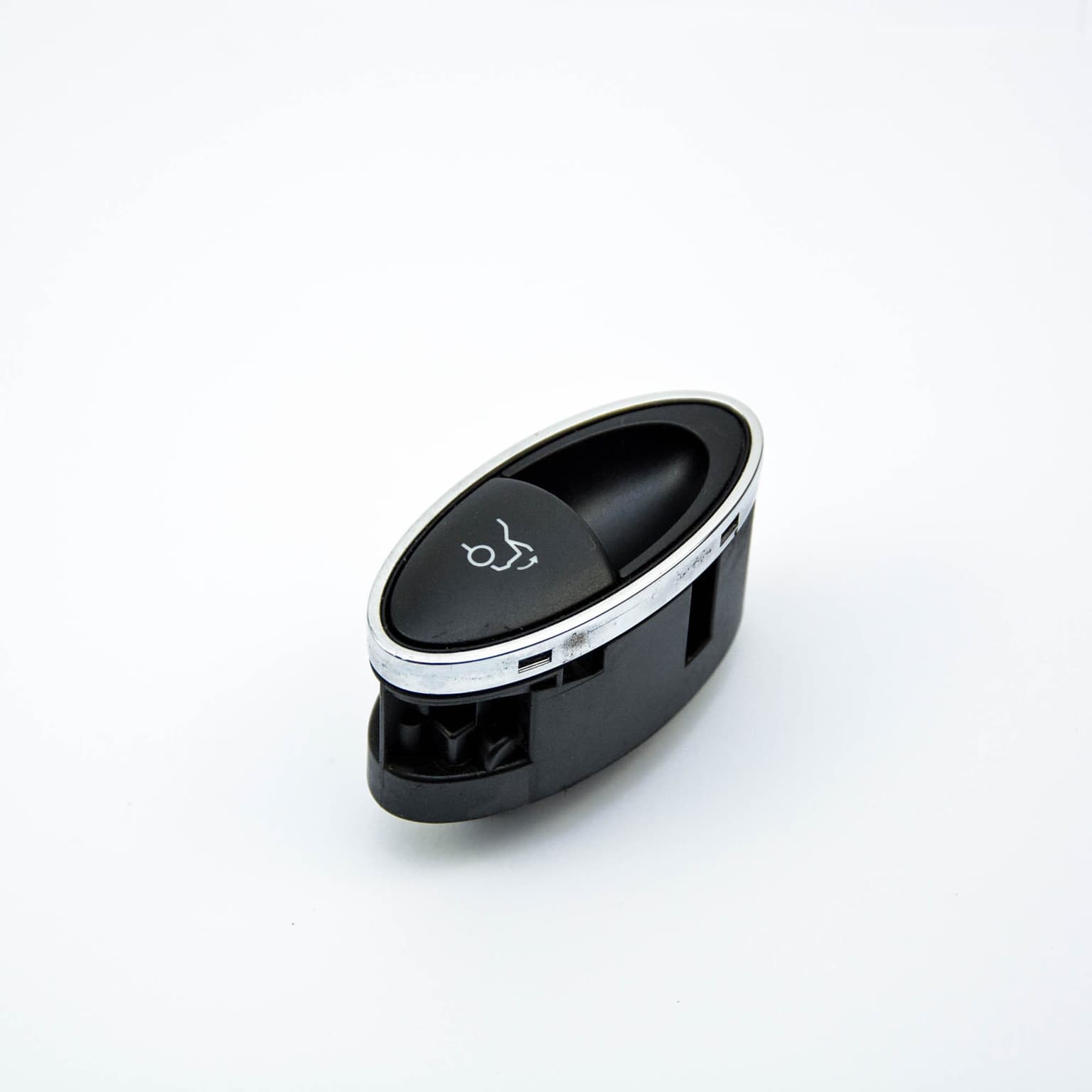 Button Mercedes-Benz CLS (C219) 2004–2010 CLS 320 CDI (219.322) OM 642.920 A2118210379 – 1