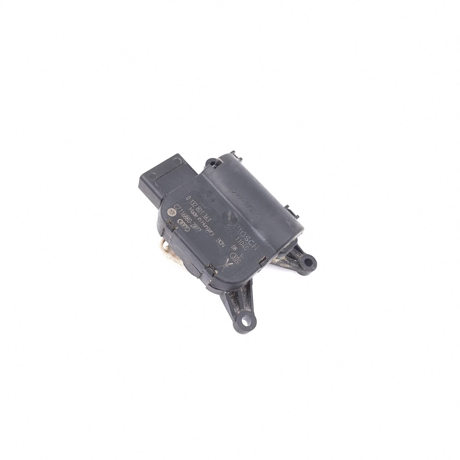 Electronic actuator VW GOLF 5 2003–2009 1.9 TDI BRU 0132801363 – 1