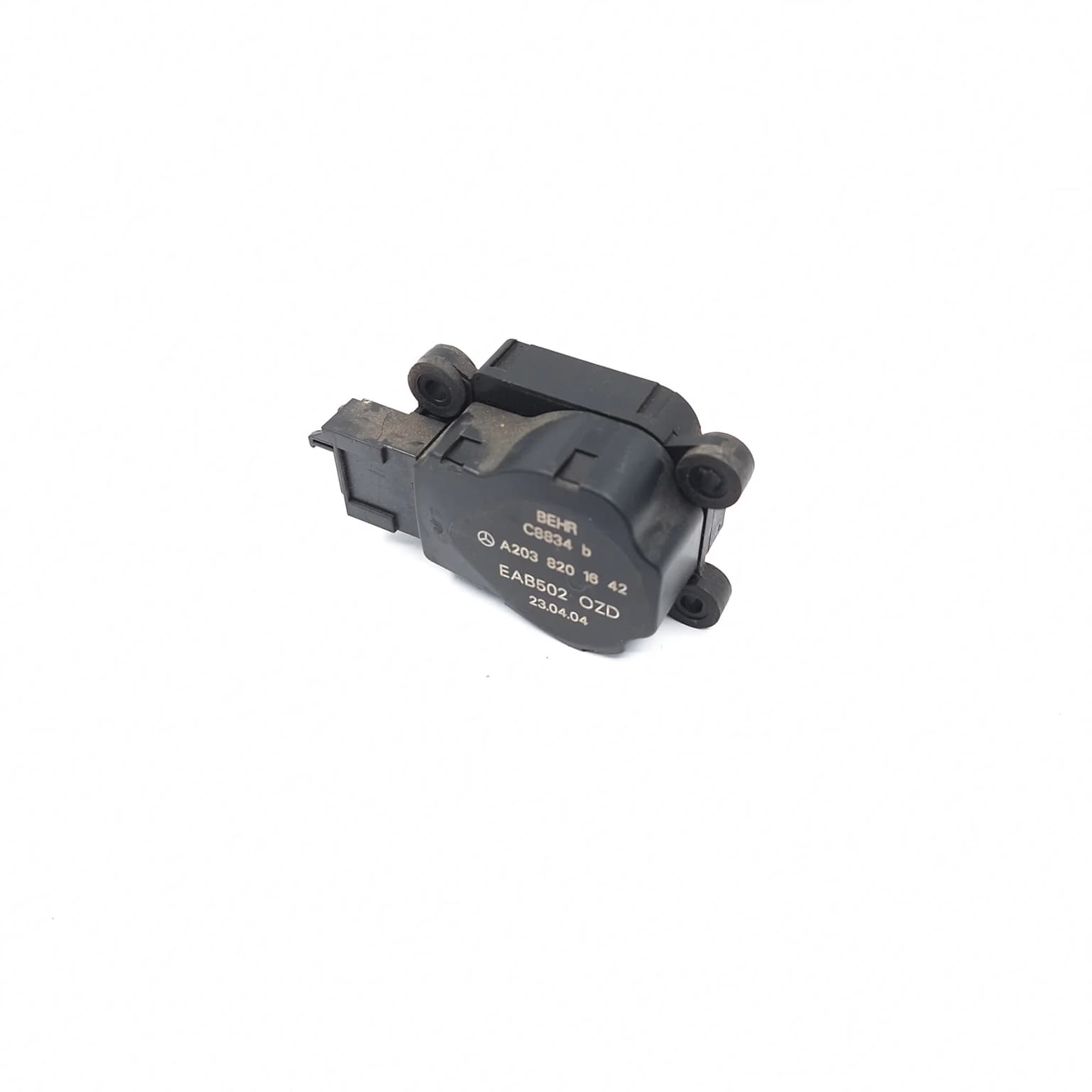Electronic actuator Mercedes-Benz C-CLASS (W203) 2000–2007 A2038201642 – 1