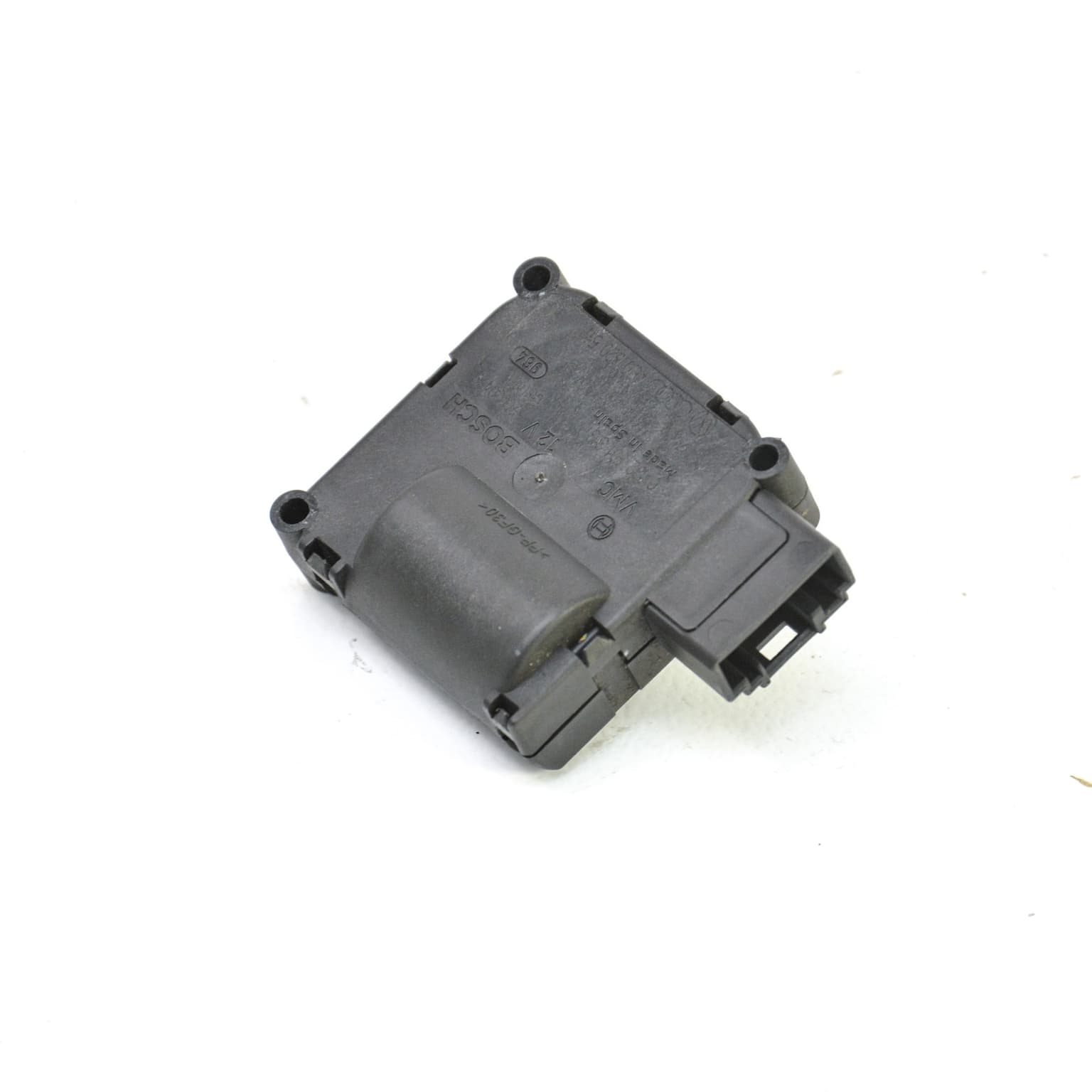 Electronic actuator VW TOUAREG (7L) 2002–2010 2.5 R5 TDI 4E0820511 – 1