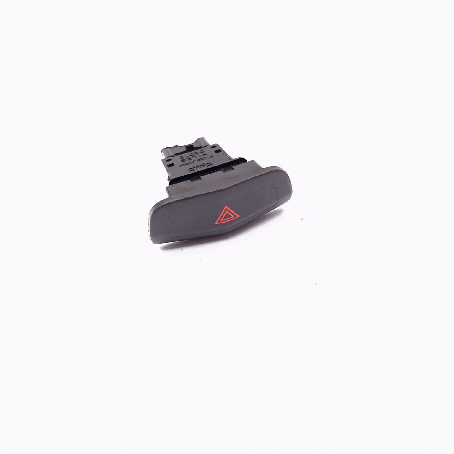 Hazard light switch Nissan PRIMERA (P12, WP12) 2002–2007 1.8 QG18DE – 1