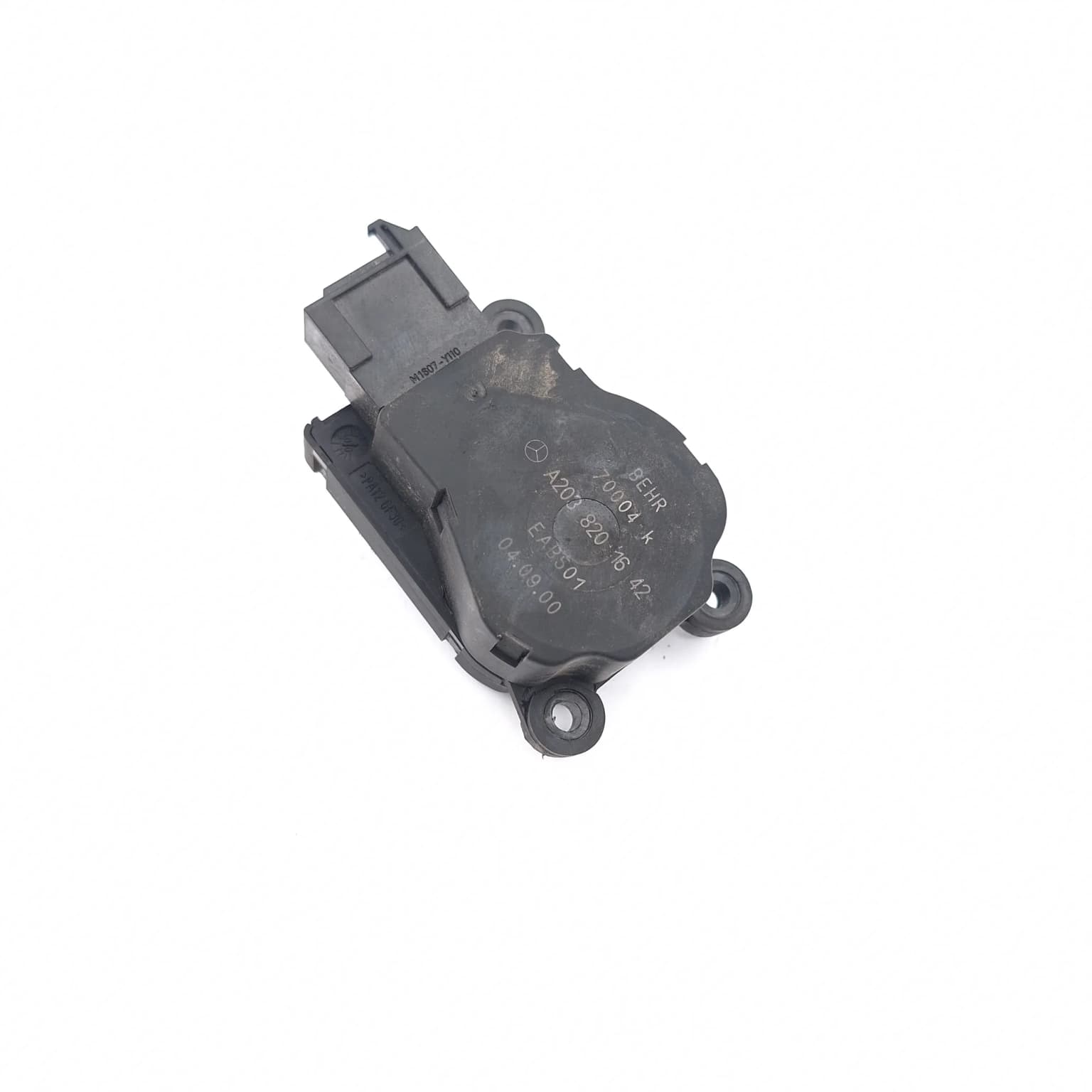 Electronic actuator Mercedes-Benz C-CLASS (W203) 2000–2007 A2038201642 – 1