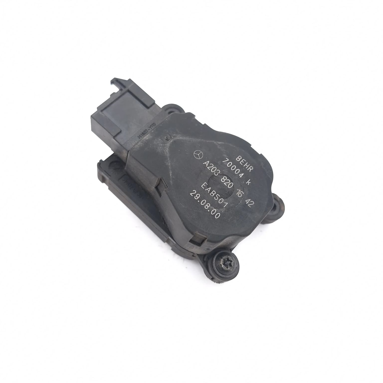 Electronic actuator Mercedes-Benz C-CLASS (W203) 2000–2007 A2038201642 – 1