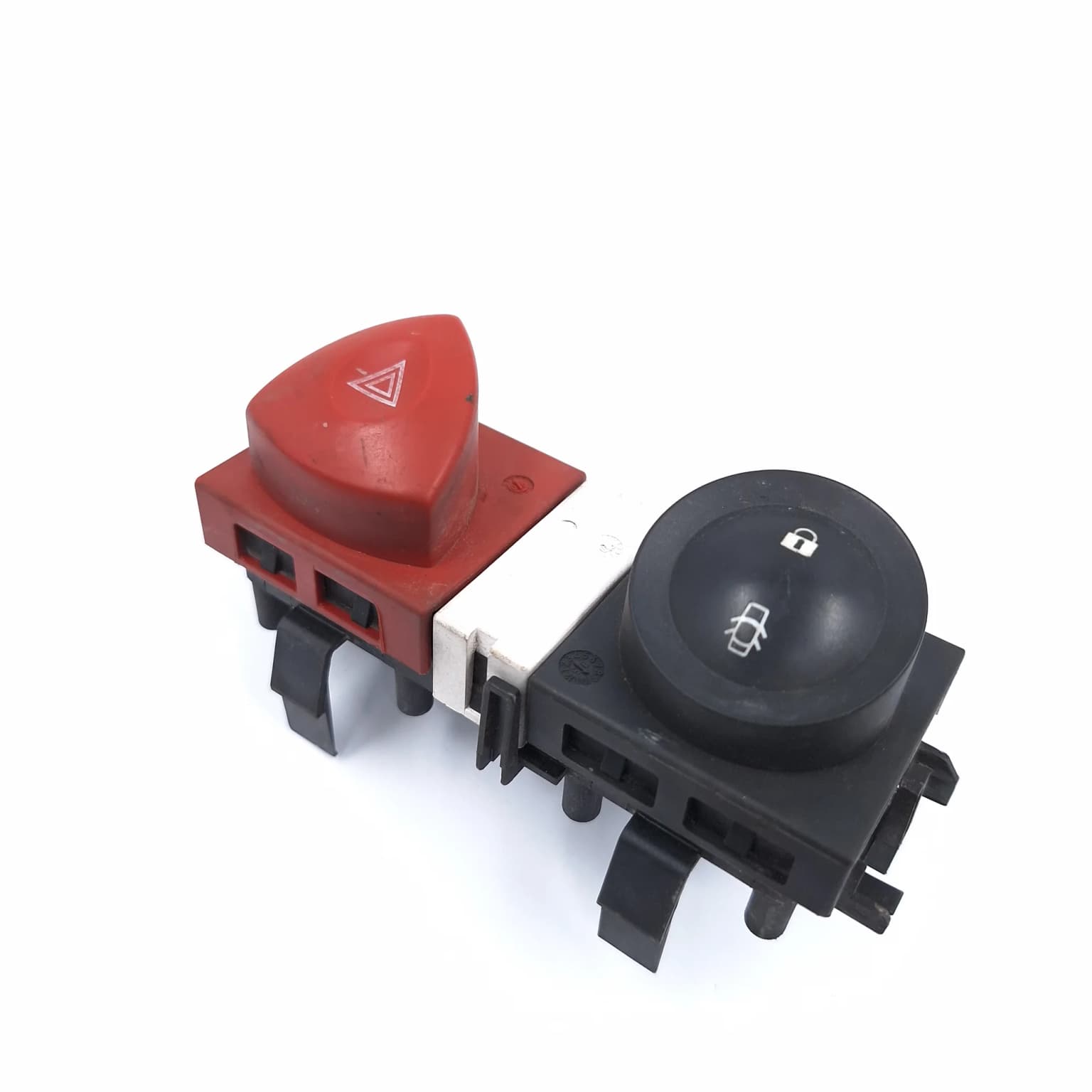 Hazard light switch Renault MEGANE 2 2002–2010 8200407415 – 1