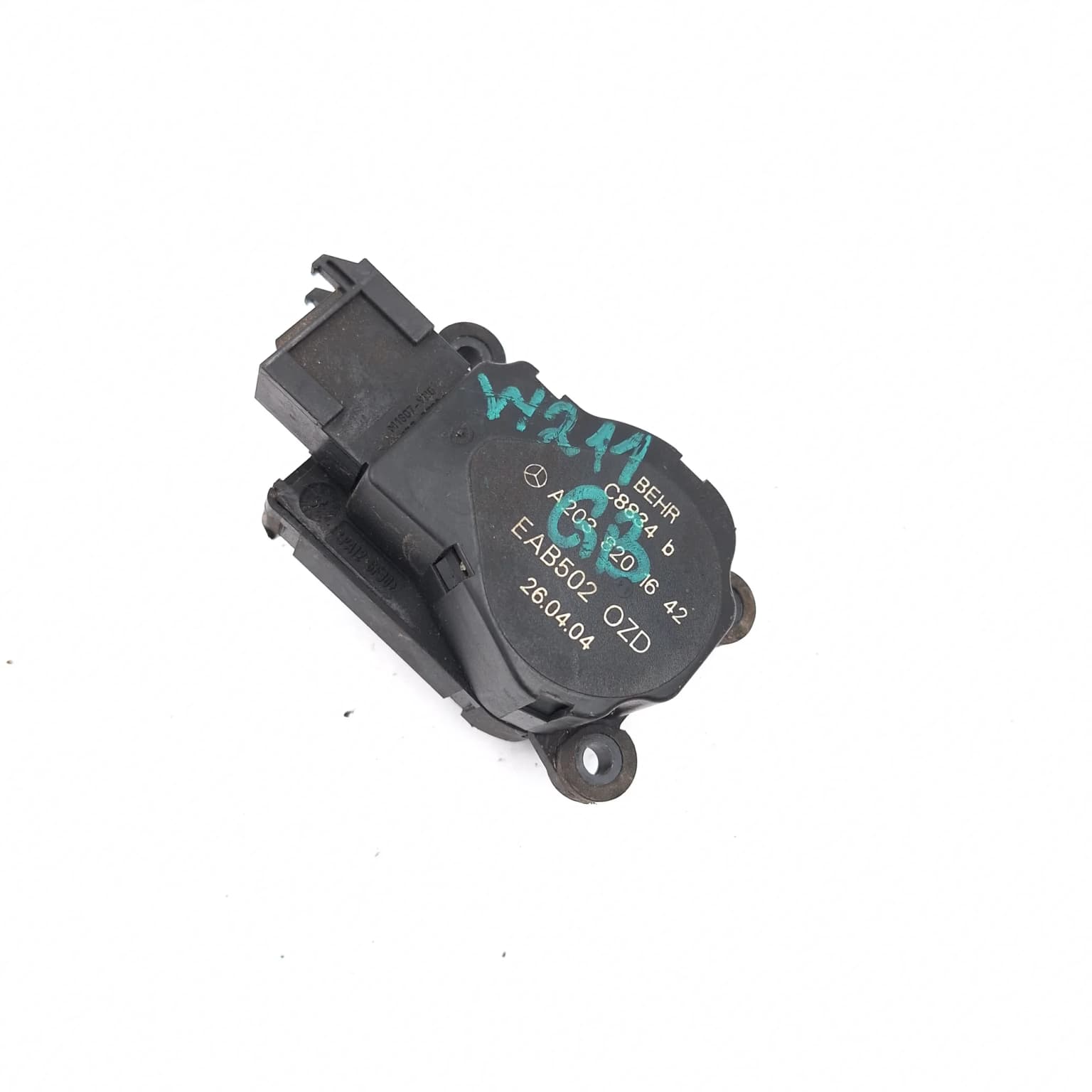 Electronic actuator Mercedes-Benz E-CLASS (W211) 2002–2009 A2038201642 – 1