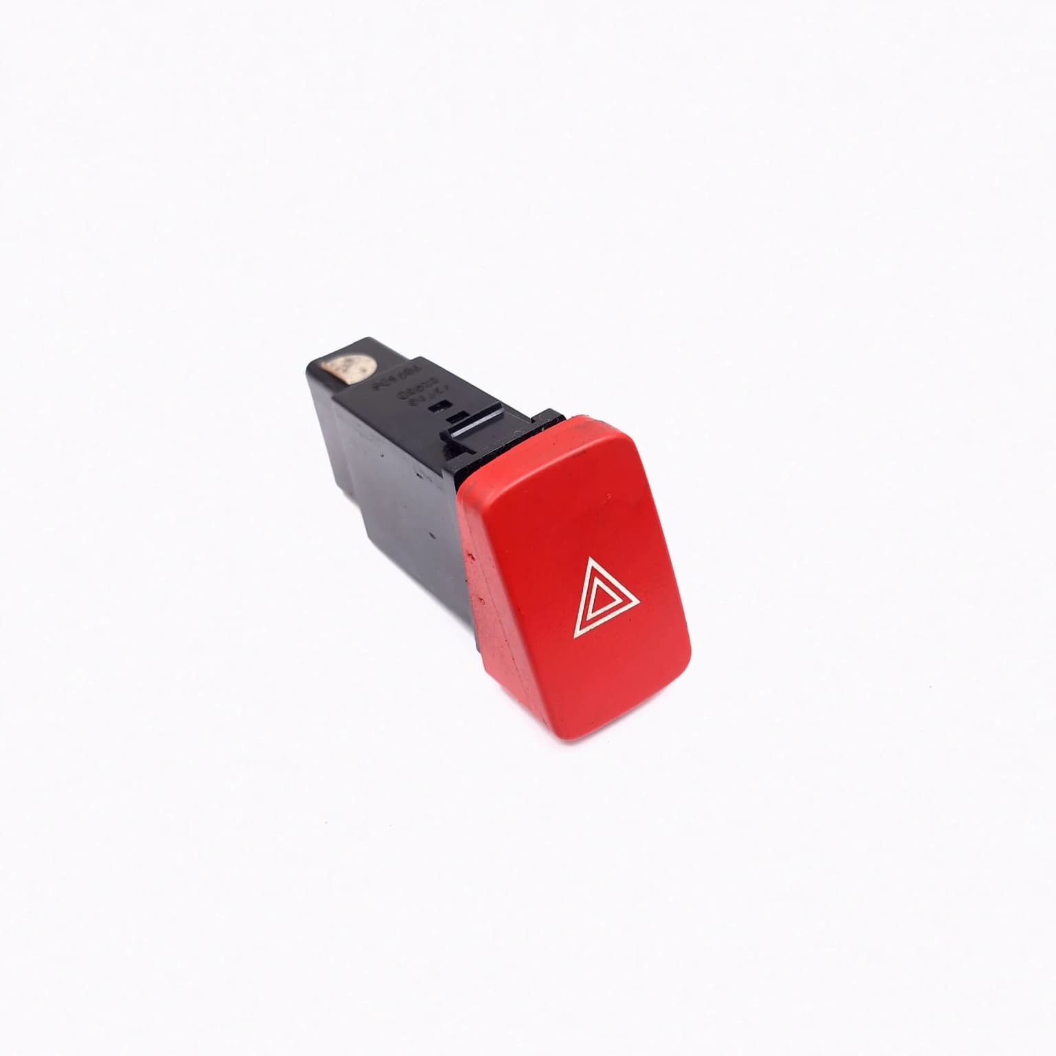 Hazard light switch Hyundai TUCSON (JM) 2004–2010 937902E000 – 1