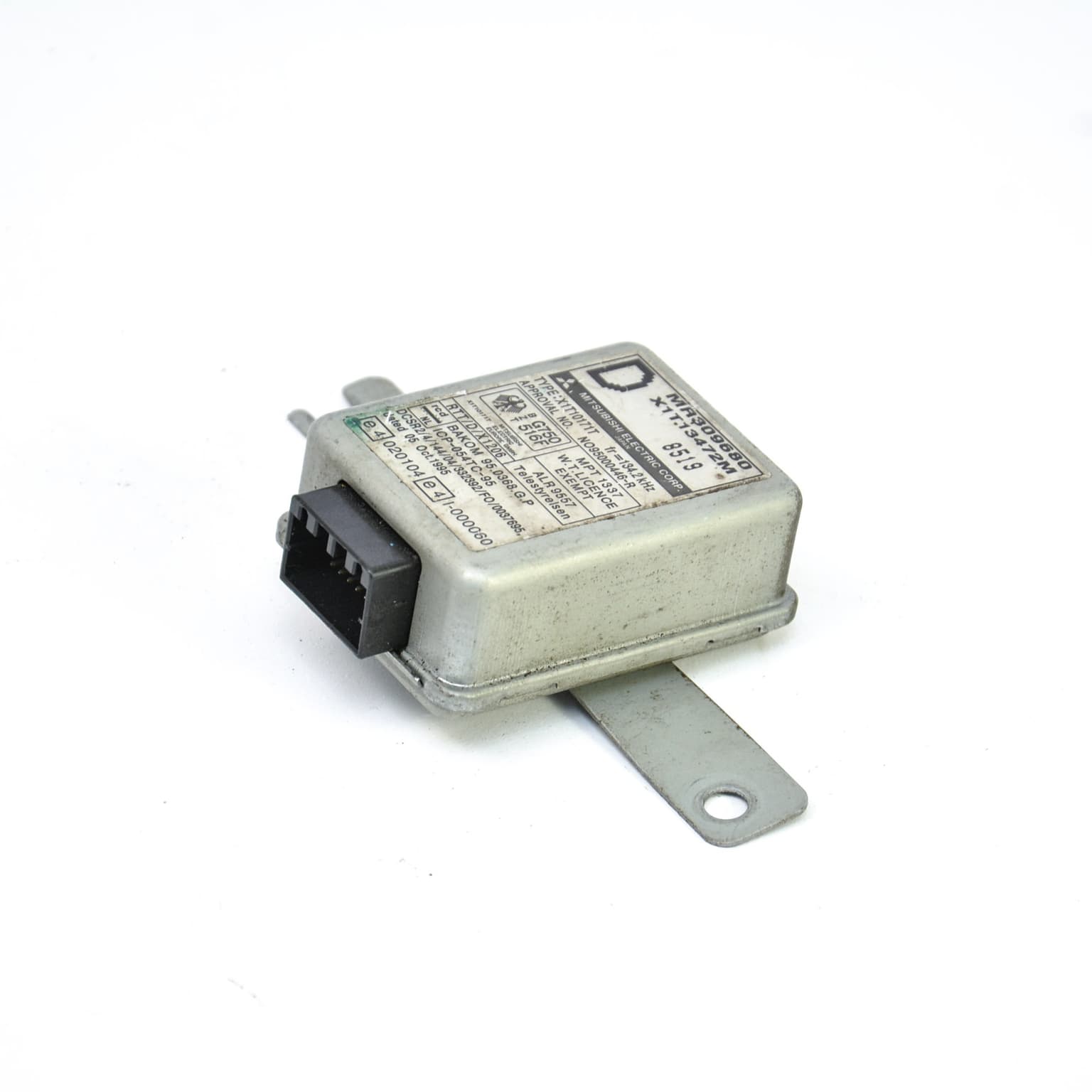 Calculateur Mitsubishi SPACE WAGON (D0V/W) 1984–1992 MR309680 – 1