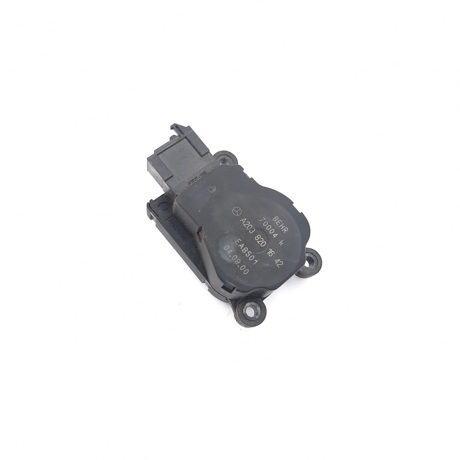 Electronic actuator Mercedes-Benz C-CLASS (W203) 2000–2007 A2038201642 – 1
