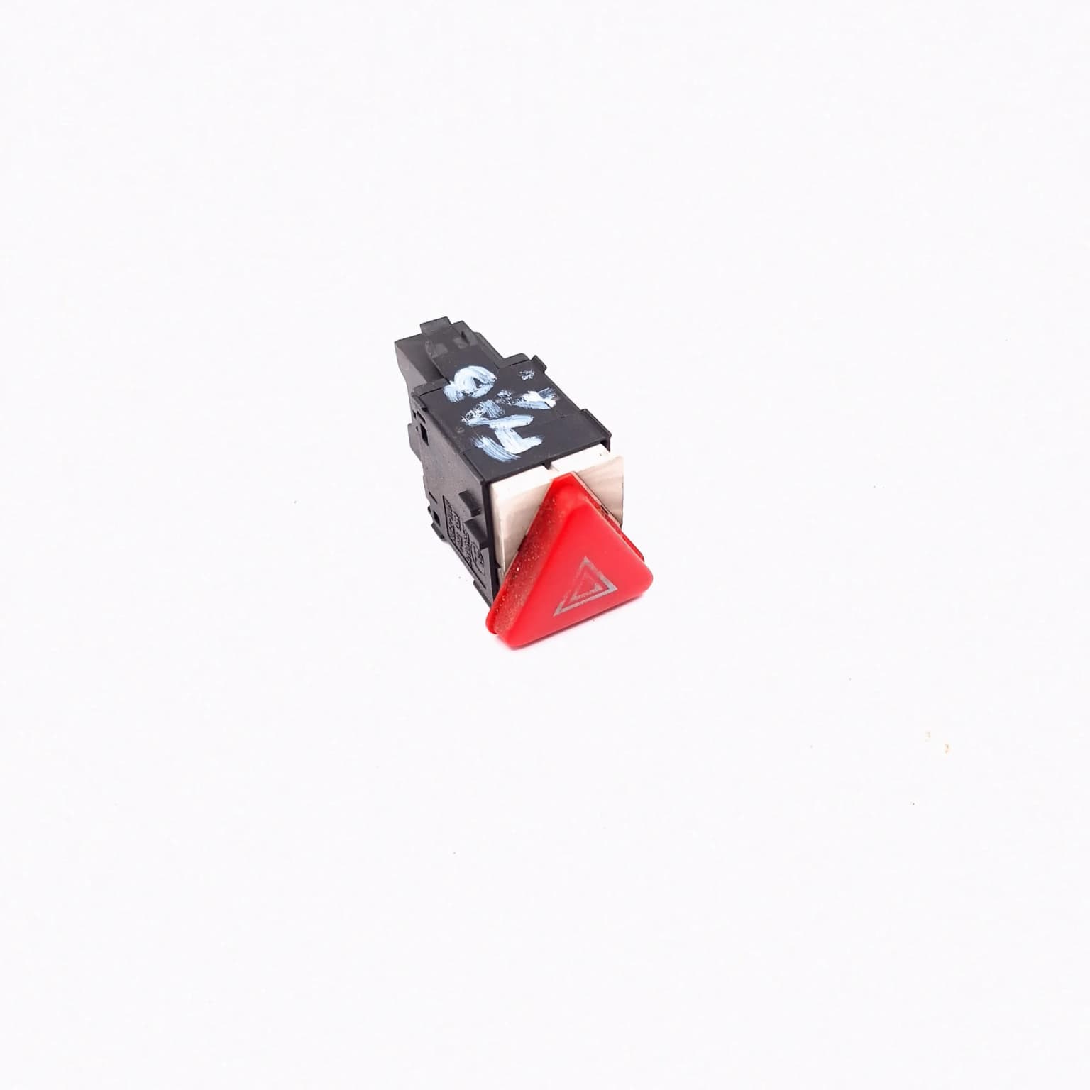 Hazard light switch Skoda FABIA 1 1999–2007 6Y0953235 – 1