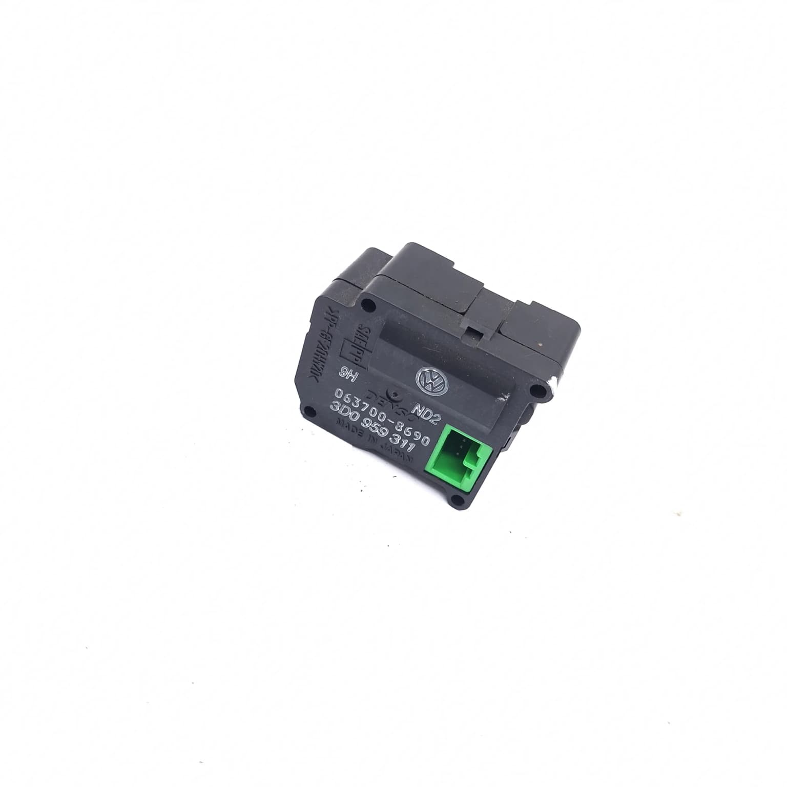 Electronic actuator VW PHAETON (3D) 2002–2016 3.0 V6 TDI 4motion CEXA 3D0959311 – 1