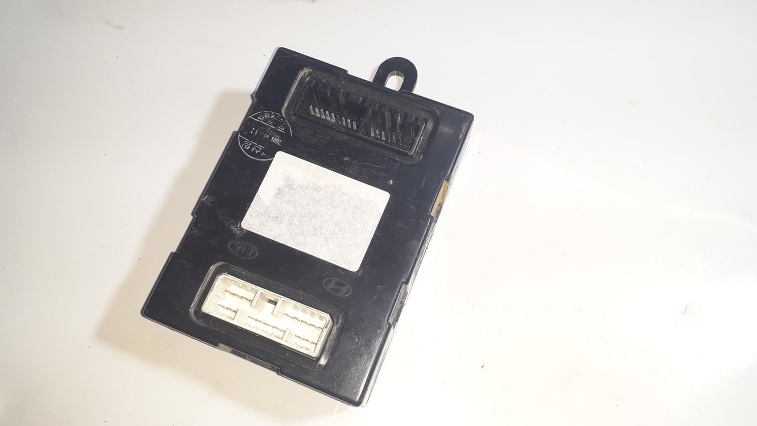 Control unit Kia CARNIVAL (VQ) 2006–2014 – 1