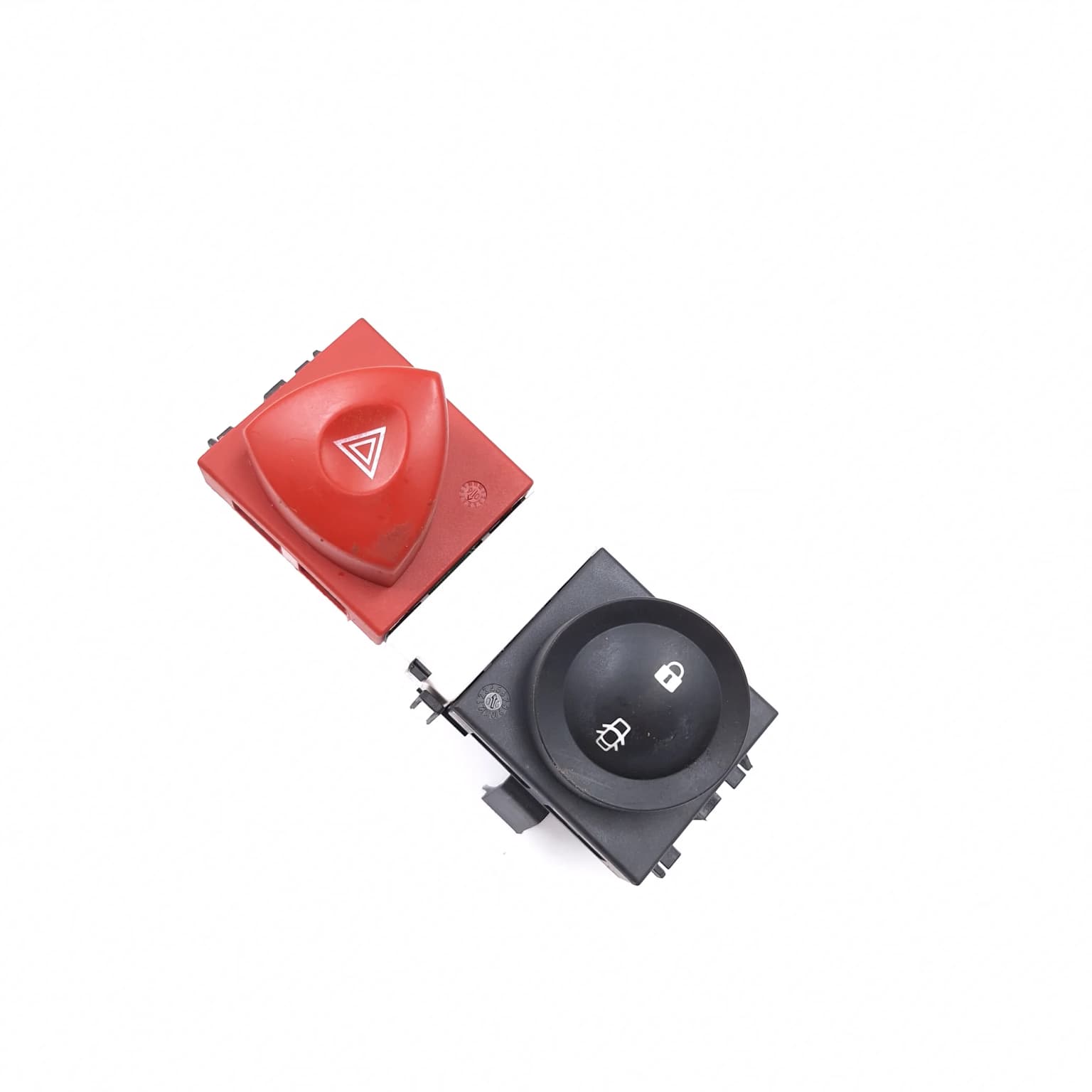 Hazard light switch Renault MEGANE 2 2002–2010 1.5 dCi K9K 722 88040009 – 1