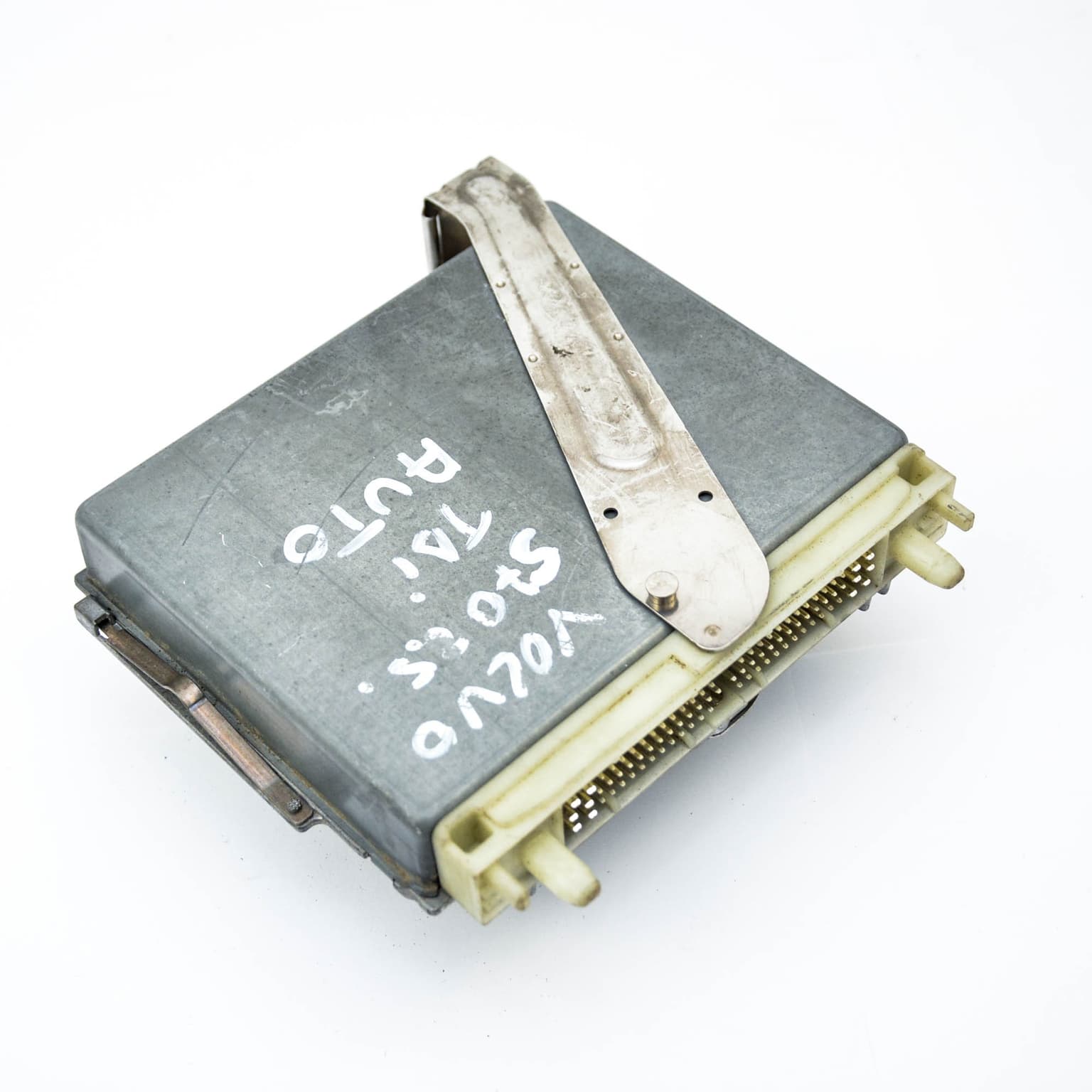 Engine control unit Volvo S70 (LS) 1996–2000 2.5 TDI D 5252 T 0281001591 – 1